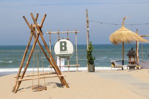 strandtent BEACH Noordwijk schommel